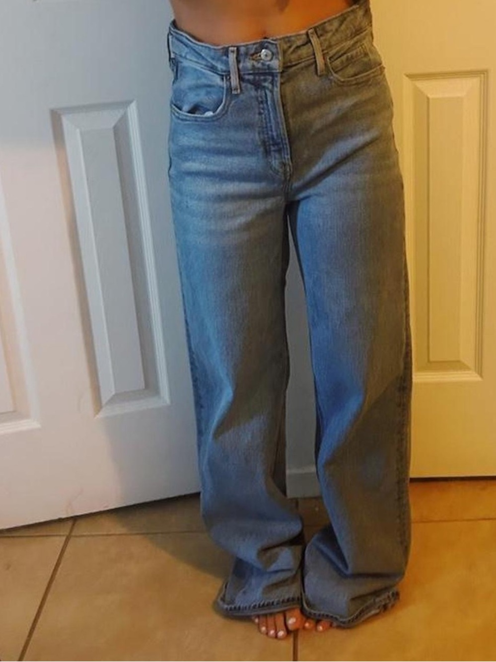 Classic Wide-Leg Women's Jeans in Light Blue